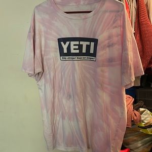 Yeti tee